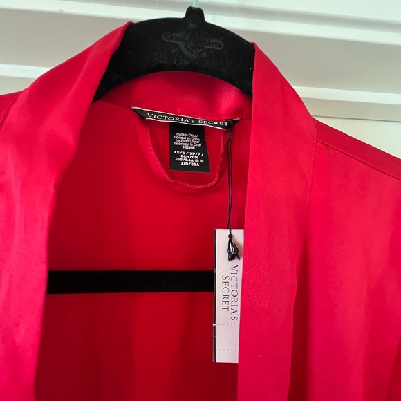 Victoria’s Secret Satin Robe - Picture 4 of 4